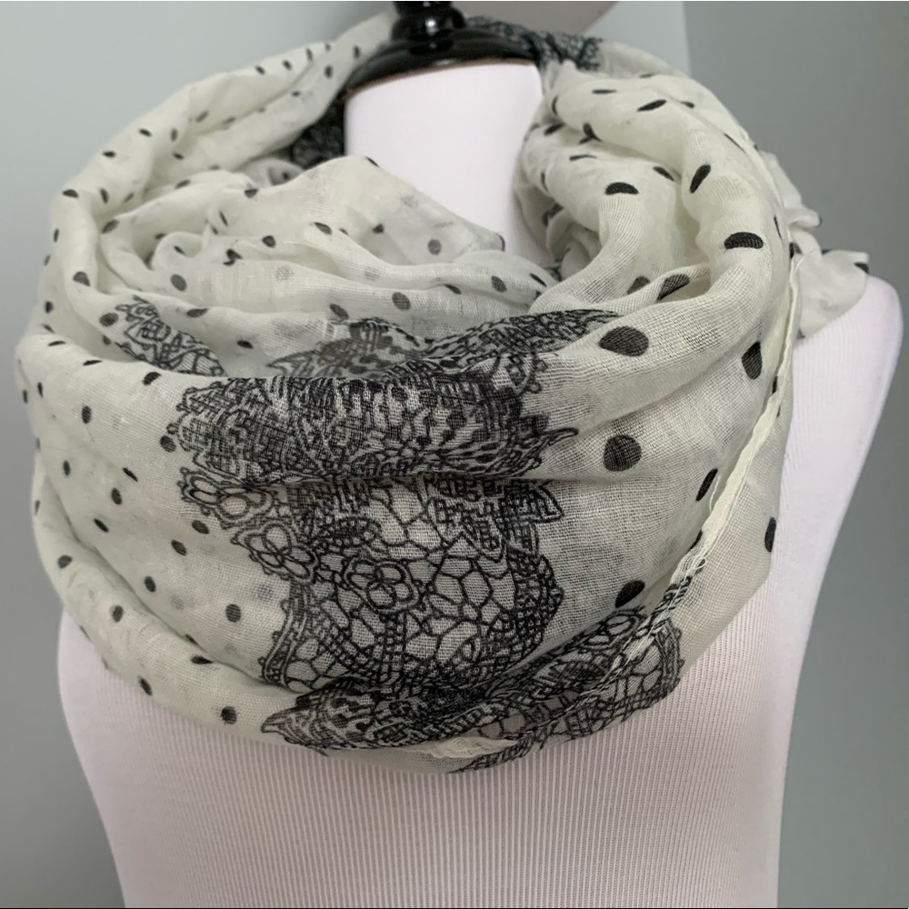 Candies Scarf 🧣 - Picture 2 of 4